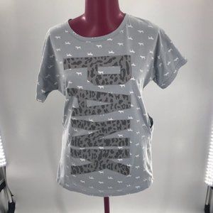 Cute Tee with Pockets sz M-L